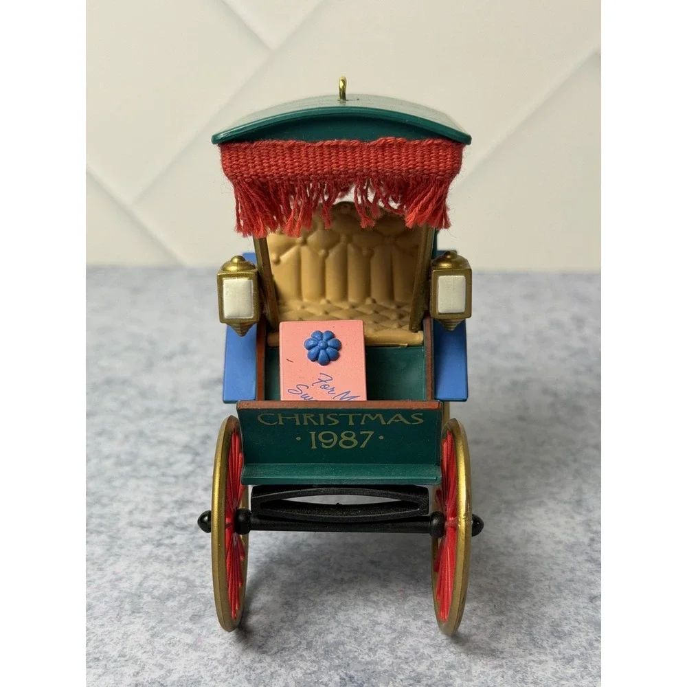 Hallmark Sweetheart Keepsake Ornament Covered Carriage Buggy VTG 1987